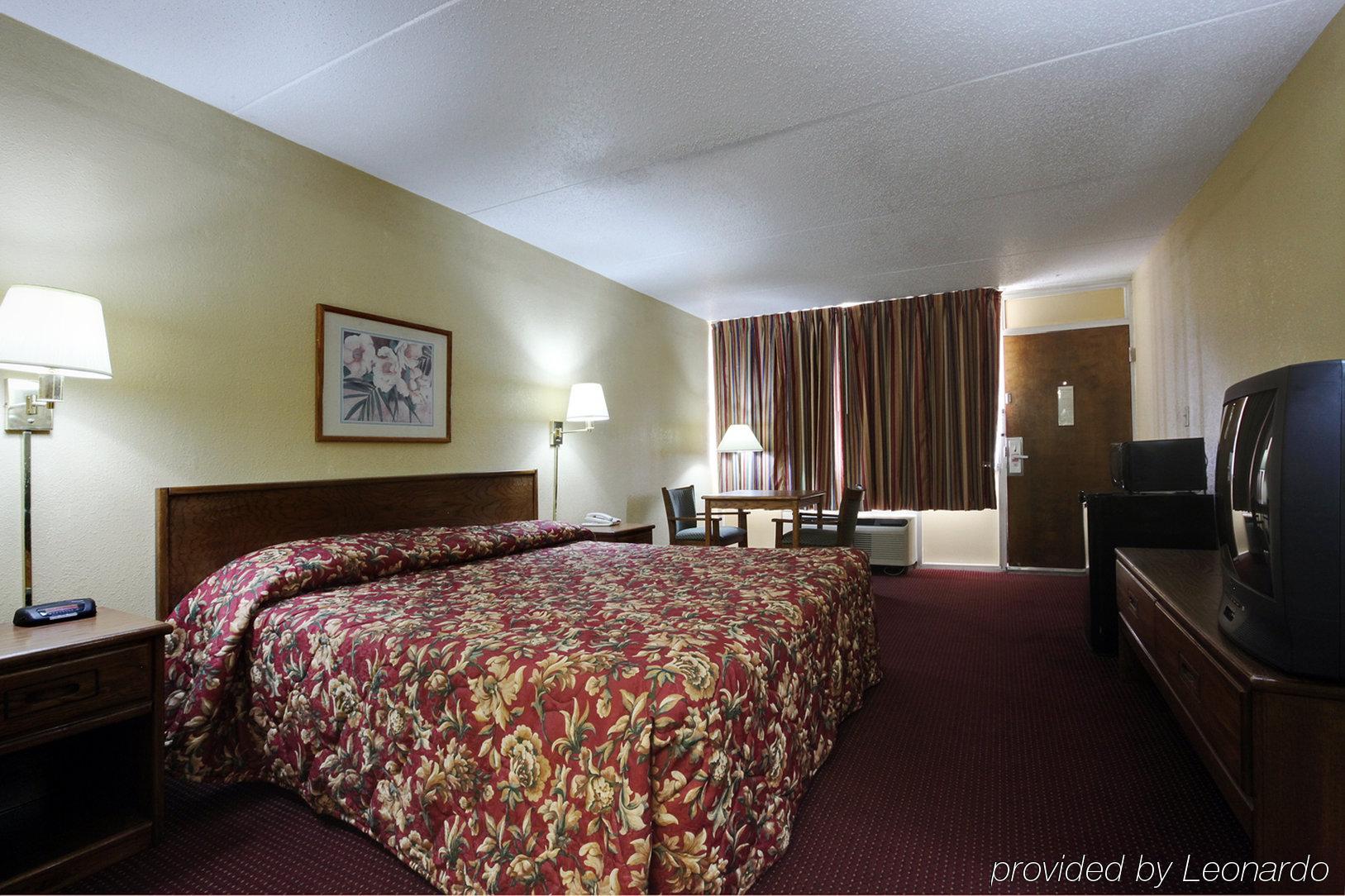 Americas Value & 2* Greenville